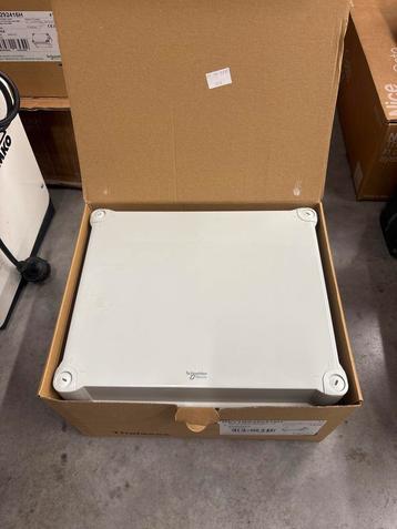 Schneider Electric Thalassa NSYTBS292416H Behuizing beschikbaar voor biedingen
