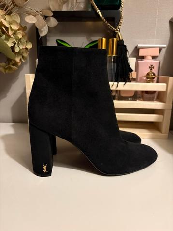 Saint Laurent laarsjes beschikbaar voor biedingen