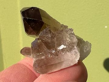 Rookkwarts cluster uit Brazilië mineralen  beschikbaar voor biedingen