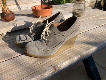 Dr martens sita hakken beschikbaar voor biedingen