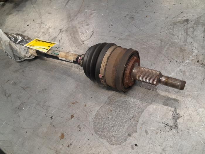 Aandrijfas rechts-voor van een Volkswagen Transporter, Auto-onderdelen, Remmen en Aandrijving, Gebruikt, 3 maanden garantie, Ophalen of Verzenden