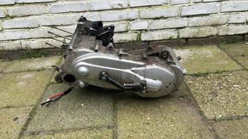 Piaggio zip 2 takt motorblok ac sp 2t blok c25 beschikbaar voor biedingen