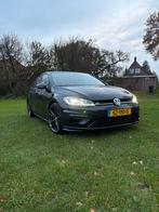 Volkswagen Golf 1.0 TSI 110pk 5D 2018 Zwart, Auto's, Stof, Zwart, 4 cilinders, Zwart