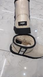 Ugg Laarzen - Nieuw, Ophalen of Verzenden, Zo goed als nieuw, Beige, Lage of Enkellaarzen