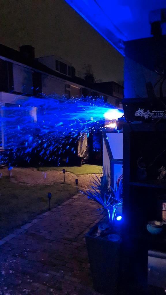 Sneeuwmachine verhuur, Muziek en Instrumenten, Licht en Laser, Zo goed als nieuw, Licht, Ophalen of Verzenden