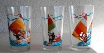 Drie VMC Reims glazen Surfer beschikbaar voor biedingen