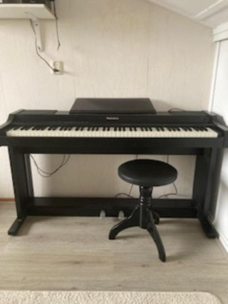 Digitale piano incl originele pianokruk en stofkap, Muziek en Instrumenten, Piano's, Gebruikt, Piano, Zwart, Digitaal, Ophalen
