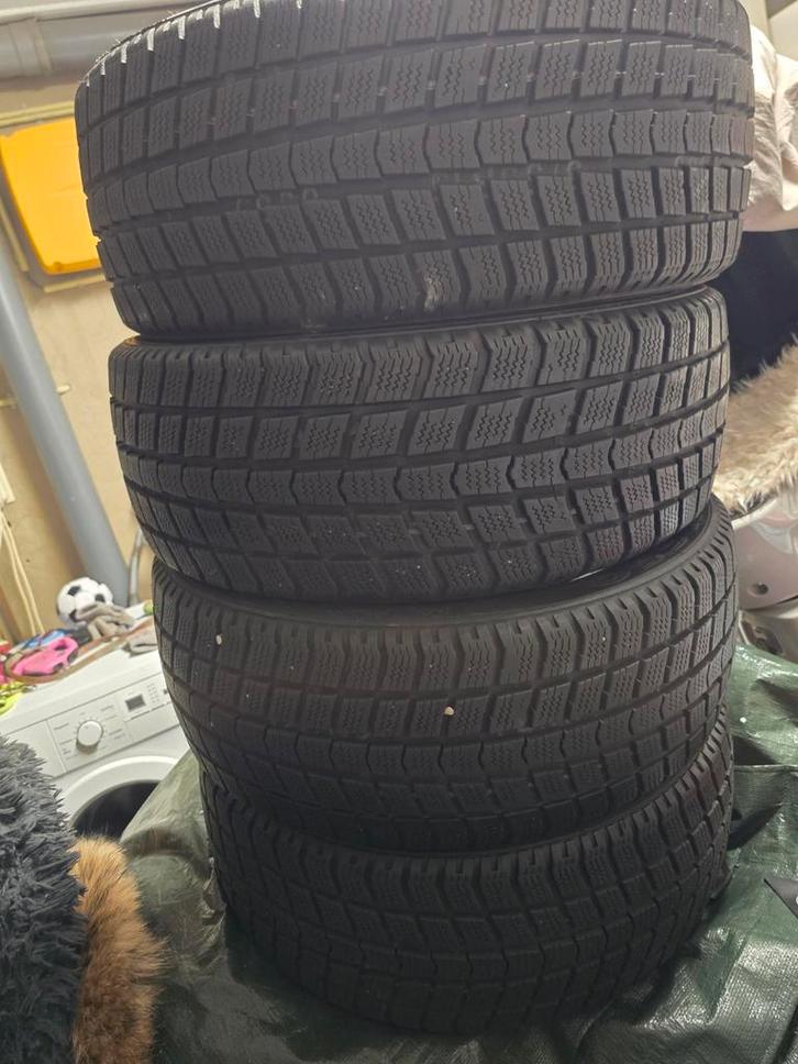 Roadstone Winterbanden 185/55R15 - Nieuw!, Auto-onderdelen, Banden en Velgen, Band(en), Winterbanden, 15 inch, 185 mm, Personenwagen