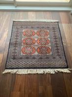 Mooi Perzisch tapijt 105x95cm, Antiek en Kunst, Antiek | Kleden en Textiel, Ophalen of Verzenden