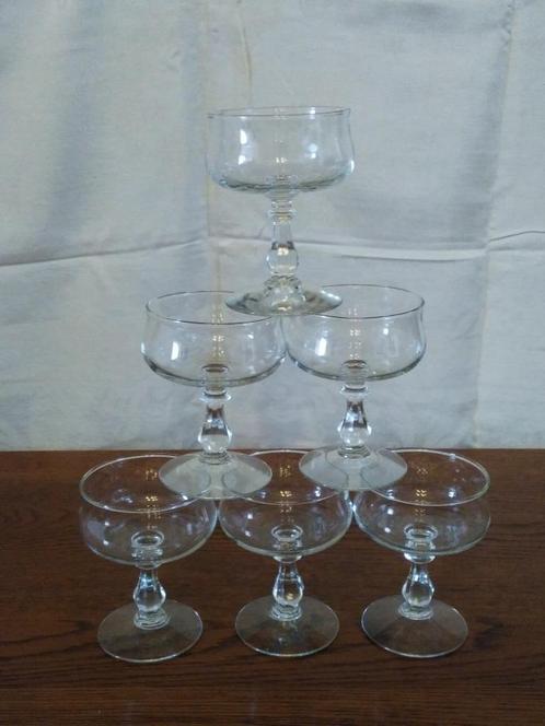 set van 6 CHAMPAGNE-GLAZEN op balustervoet 11,5 cm hoog, Antiek en Kunst, Antiek | Glas en Kristal, Ophalen of Verzenden