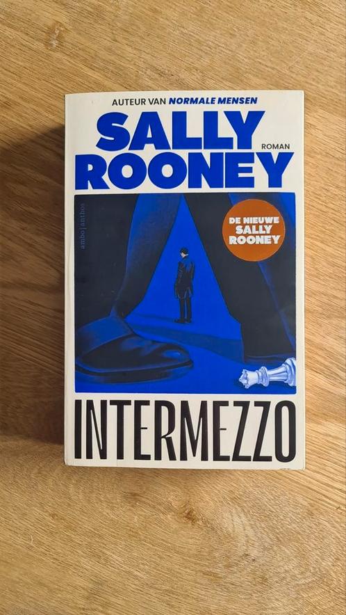 Sally Rooney - Intermezzo (NL), Boeken, Literatuur, Zo goed als nieuw, Nederland, Ophalen of Verzenden