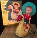 Vintage gans met celluloid popje op rug in doosje, Antiek en Kunst, Antiek | Speelgoed, Ophalen of Verzenden