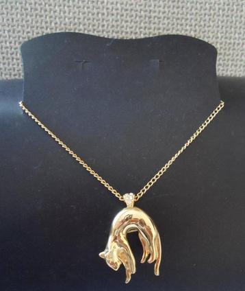 Ketting met hanger/broche kat.Goldplated.  beschikbaar voor biedingen