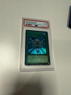 First edition monster reborn LOB psa 8, Hobby en Vrije tijd, Verzamelkaartspellen | Yu-gi-Oh!, Ophalen of Verzenden, Zo goed als nieuw