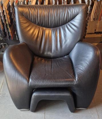 Leolux Echnatron fauteuil/ hocker zwart leer  beschikbaar voor biedingen