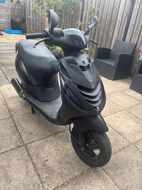 Zip 80cc malossi, Fietsen en Brommers, Scooters | Piaggio, Zo goed als nieuw, Zip, Benzine, Ophalen