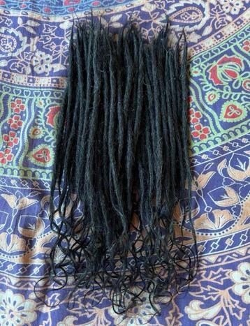 50 human hair dread extensions met krullende punten nu 300€ beschikbaar voor biedingen