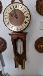 oude houten wandklok, Huis en Inrichting, Woonaccessoires | Klokken, Ophalen of Verzenden, Gebruikt, Analoog, Wandklok
