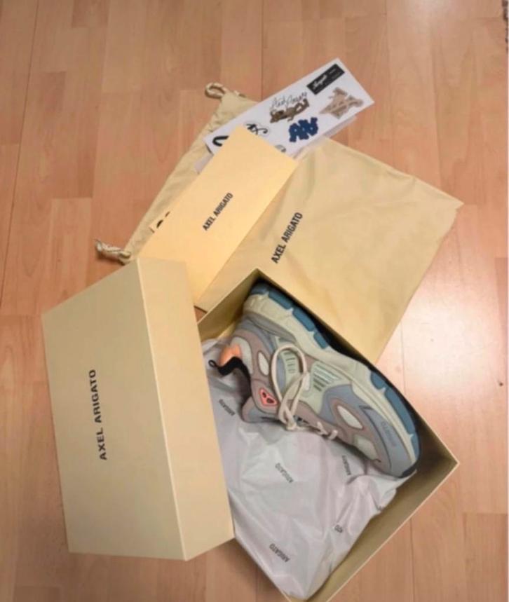 Axel Arigato Sneakers maat 39 Nieuwstaat!, Kleding | Dames, Schoenen, Nieuw, Sneakers of Gympen, Overige kleuren, Ophalen of Verzenden