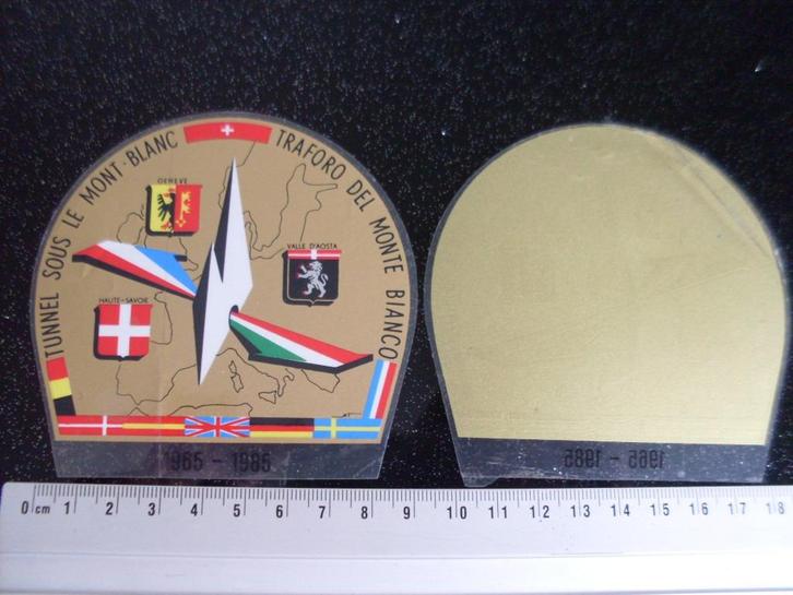 2x ruit sticker tunnel sous le mont blanc traforo 20 jaar, Verzamelen, Stickers, Zo goed als nieuw, Auto of Motor, Verzenden