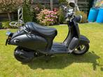Zwarte scooter Benzhou YiYing, Fietsen en Brommers, Snorfietsen en Snorscooters, Gebruikt, Benzine, Ophalen, Overige merken