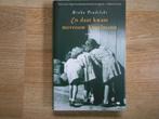Minka Pradelski En daar kwam mevrouw Kugelmann, Ophalen of Verzenden, Tweede Wereldoorlog, Zo goed als nieuw