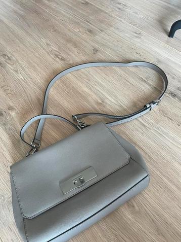 Micheal kors callie tas grijs beschikbaar voor biedingen