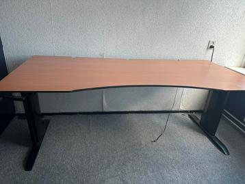 zit-sta bureau/verstelbaar bureau/Height-adjustable desk