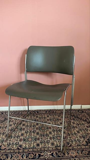 David Lowland 40/4 vintage stoel beschikbaar voor biedingen