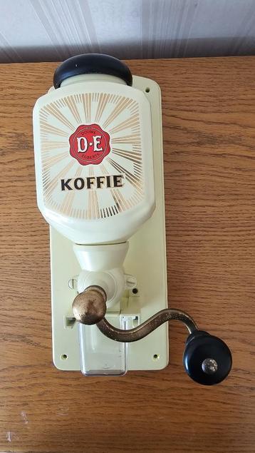 Vintage koffiemolen DE wandmodel beschikbaar voor biedingen