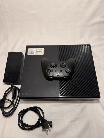 Xbox one met controller  beschikbaar voor biedingen