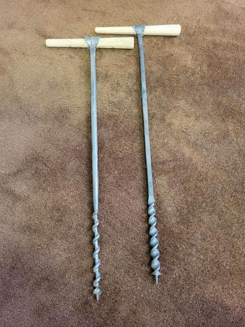2x Antieke (slangen) handboren, lang 60 cm beschikbaar voor biedingen