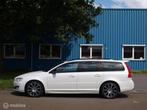 Volvo V70 AWD 2.4 D5 215 Aut6 Leer Xenon 18Velgen Pdc Mooi!, Automaat, Euro 5, Gebruikt, Zwart