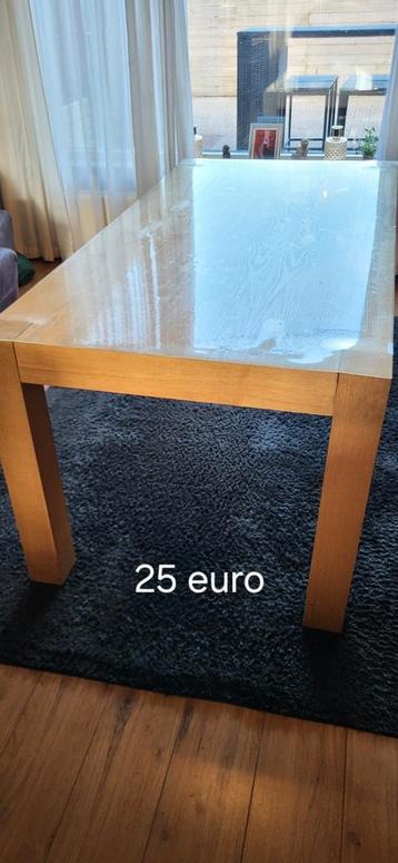 Zwaare eettafel  beschikbaar voor biedingen