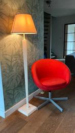 Kuipstoeltje Ikea skruvsta  en schemerlamp, Ophalen of Verzenden, Gebruikt, Minder dan 100 cm