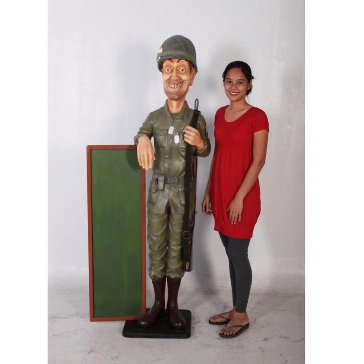Soldaat met menubord 160 cm - soldatenbeeld, Verzamelen, Beelden en Beeldjes, Nieuw, Ophalen