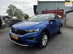 Volkswagen T-ROC 1.5 TSI Sport Afn. Trekh. | Full LED | Adap, 1254 kg, Stof, 4 cilinders, Blauw