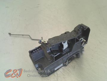 Deurslot Mechaniek 4Deurs links-voor van een Renault Trafic beschikbaar voor biedingen