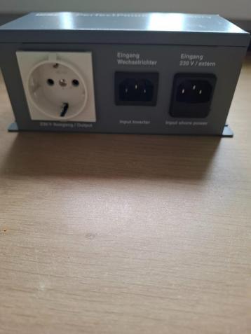 Domatic schakel box tussen 220 volt  en omvormer 220 volt beschikbaar voor biedingen