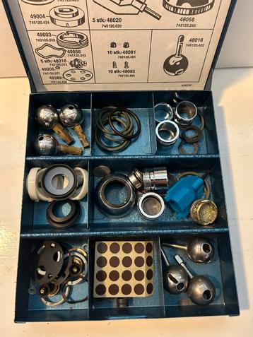 Damixa onderdelen set in originele stalen doos beschikbaar voor biedingen