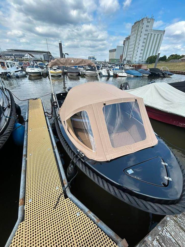 Sloep Silveryacht 525 BJ. 2024 als nieuw met 20 pk motor, Watersport en Boten, Sloepen, Zo goed als nieuw, 10 tot 30 pk, 3 tot 6 meter