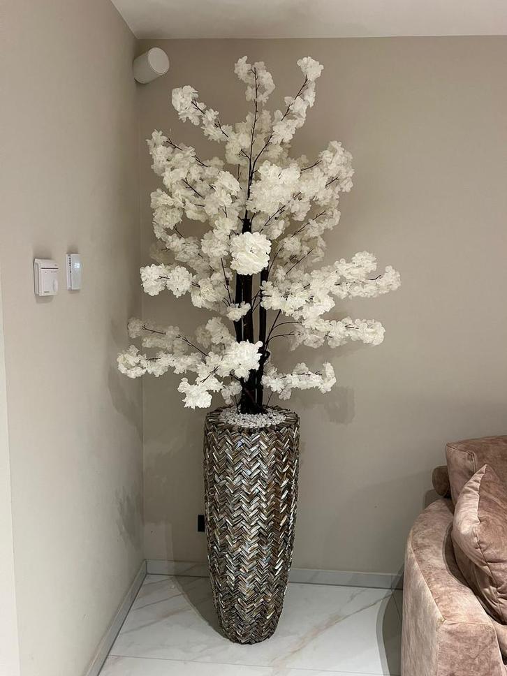 Prachtig schelpenvazen met bloesem, Huis en Inrichting, Woonaccessoires | Vazen, Wit, Minder dan 50 cm, Aardewerk of Porselein