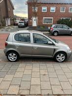 Toyota Yaris 1.3 16V Vvti 5DR 2005 Grijs, Voorwielaandrijving, 880 kg, 4 cilinders, 400 kg