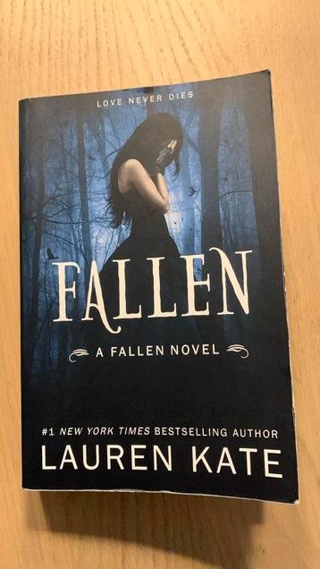 Fallen- Lauren Kate (auteur) beschikbaar voor biedingen