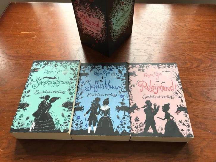 kerstin Gier. kadobox met 3 boeken., Boeken, Fantasy, Zo goed als nieuw, Ophalen of Verzenden