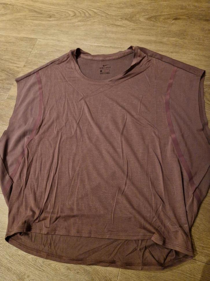 Te koop Nike Dri-FIT Sporttop, Kleding | Dames, Sportkleding, Gedragen, Fitness of Aerobics, Maat 38/40 (M), Paars, Ophalen of Verzenden