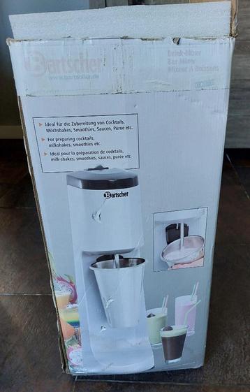 Blender met 3 roestvrij stalen bekers. beschikbaar voor biedingen