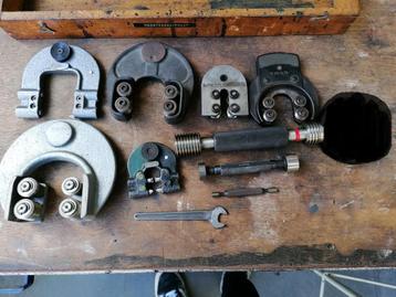 Diverse schroefdraadkalibers beschikbaar voor biedingen