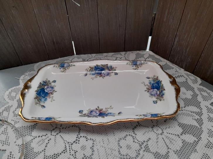 Royal albert Moonlight rose cake schaal, Antiek en Kunst, Antiek | Servies los, Ophalen of Verzenden