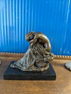 Bronzen beeld van een rustende halfnaakte vrouw ., Ophalen of Verzenden